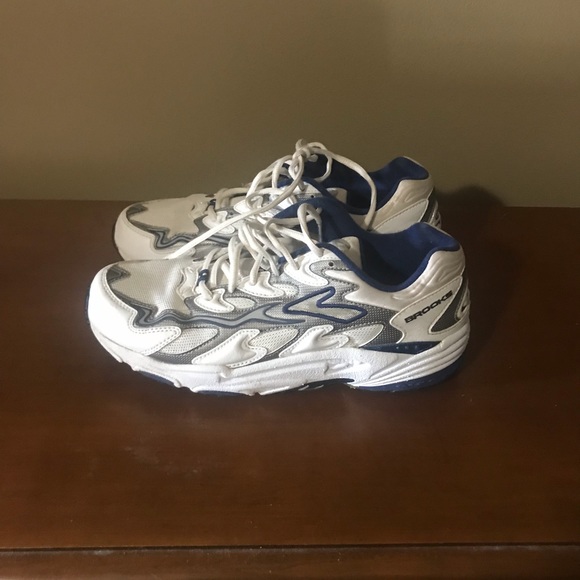brooks ariel mens